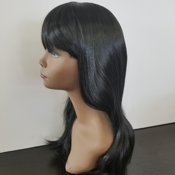 Black sleek synthetic wig with bangs - Picture 2 of 6